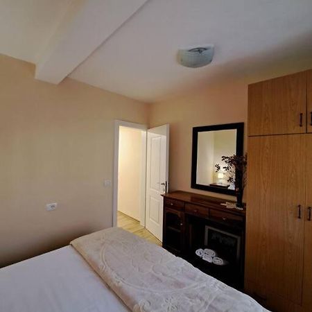 Quiet, Cozy, Luminous Apartment Tiranë Ngoại thất bức ảnh