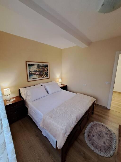 Quiet, Cozy, Luminous Apartment Tiranë Ngoại thất bức ảnh